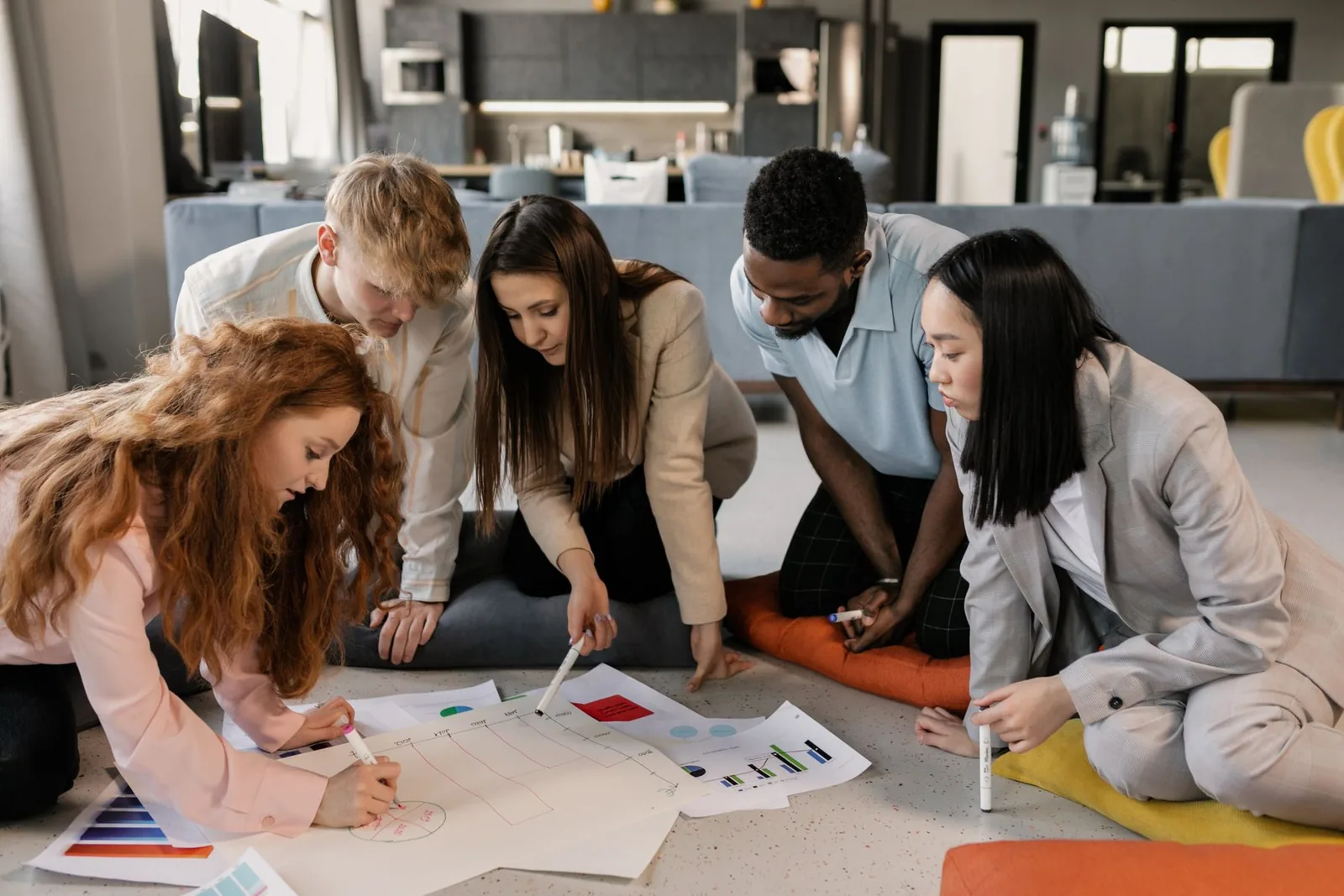 Founder–Market Fit Beyond the Biography planning session with business professionals